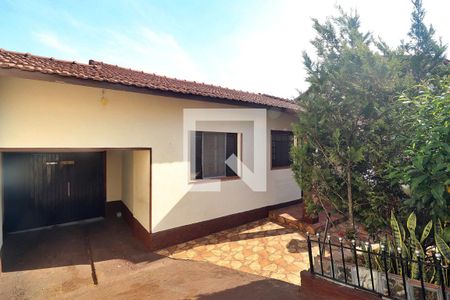 Casa à venda com 196m², 4 quartos e 5 vagasQuintal