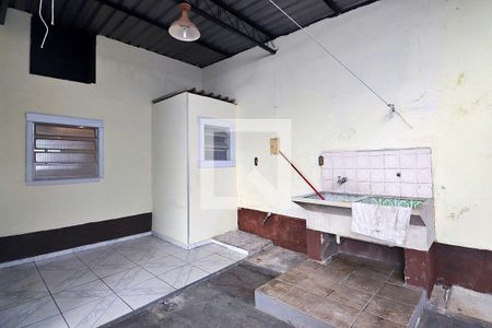 Casa à venda com 196m², 4 quartos e 5 vagasCasa Fundo - Área de Serviço