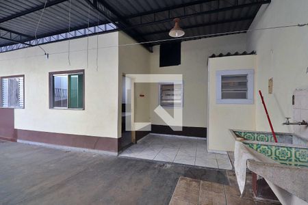 Casa à venda com 196m², 4 quartos e 5 vagasCasa Fundo - Área de Serviço