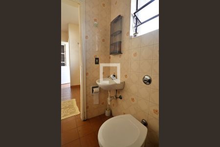 Casa à venda com 196m², 4 quartos e 5 vagasBanheiro de Serviço