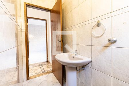 Casa à venda com 210m², 3 quartos e 3 vagas Casa à venda com 210m², 3 quartos e 3 vagasLavabo