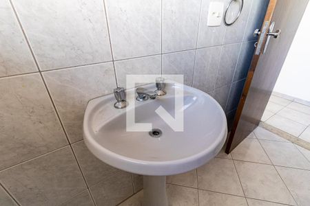 Casa à venda com 210m², 3 quartos e 3 vagas Casa à venda com 210m², 3 quartos e 3 vagasBanheiro Social
