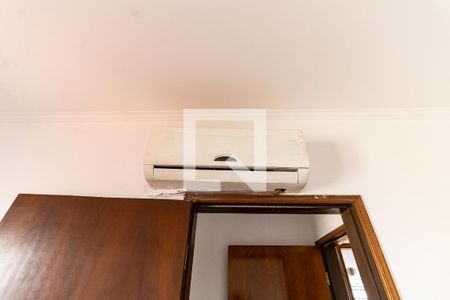 Casa à venda com 210m², 3 quartos e 3 vagas Casa à venda com 210m², 3 quartos e 3 vagasSuíte