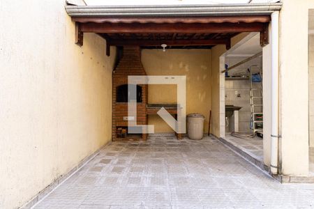 Casa à venda com 210m², 3 quartos e 3 vagas Casa à venda com 210m², 3 quartos e 3 vagasChurrasqueiira