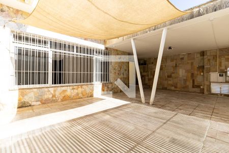 Casa à venda com 210m², 3 quartos e 3 vagas Casa à venda com 210m², 3 quartos e 3 vagasGaragem