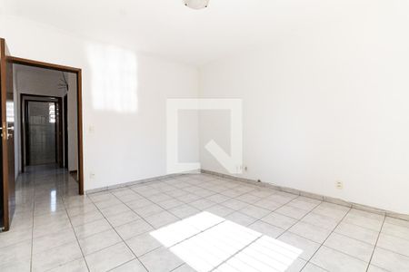 Casa à venda com 210m², 3 quartos e 3 vagas Casa à venda com 210m², 3 quartos e 3 vagasQuarto 2