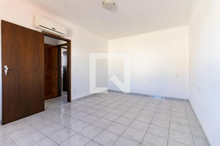 Casa à venda com 210m², 3 quartos e 3 vagas Casa à venda com 210m², 3 quartos e 3 vagasSuíte