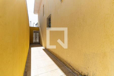 Casa à venda com 210m², 3 quartos e 3 vagas Casa à venda com 210m², 3 quartos e 3 vagasCorrerdor Lateral