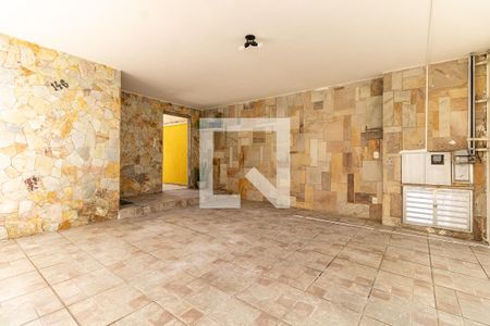 Casa à venda com 210m², 3 quartos e 3 vagas Casa à venda com 210m², 3 quartos e 3 vagasGaragem