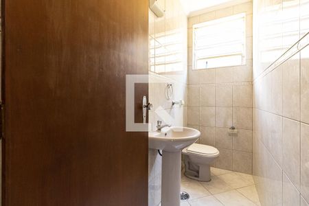 Casa à venda com 210m², 3 quartos e 3 vagas Casa à venda com 210m², 3 quartos e 3 vagasLavabo