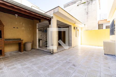 Casa à venda com 210m², 3 quartos e 3 vagas Casa à venda com 210m², 3 quartos e 3 vagasQuintal
