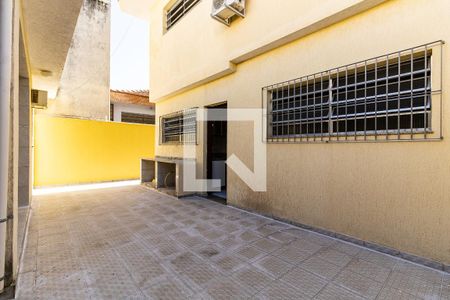 Casa à venda com 210m², 3 quartos e 3 vagas Casa à venda com 210m², 3 quartos e 3 vagasQuintal