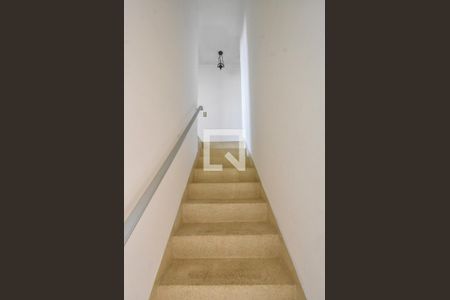 Casa à venda com 160m², 3 quartos e 2 vagasEscada 