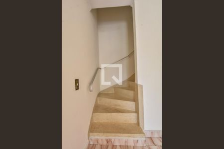 Escada  de casa à venda com 3 quartos, 160m² em Campo Belo, São Paulo