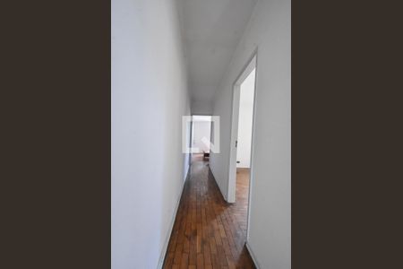 Casa à venda com 160m², 3 quartos e 2 vagasCorredor 