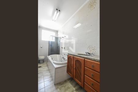 Casa à venda com 160m², 3 quartos e 2 vagasBanheiro 01