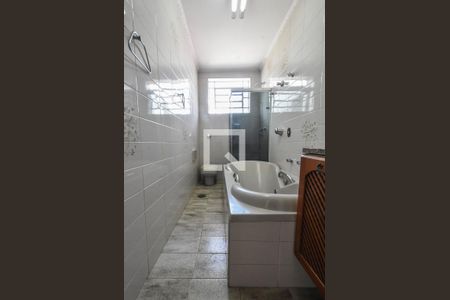 Casa à venda com 160m², 3 quartos e 2 vagasBanheiro 01