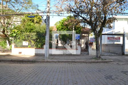 Casa à venda com 100m², 4 quartos e 4 vagasFachada