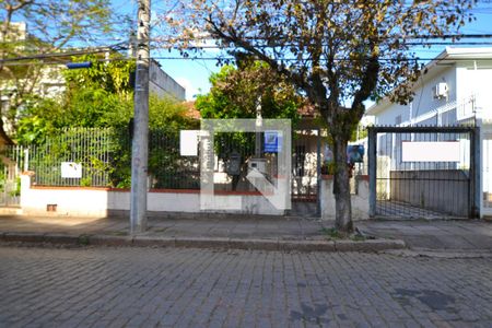 Casa à venda com 100m², 4 quartos e 4 vagasFachada