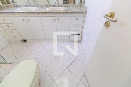 Apartamento à venda com 225m², 4 quartos e 1 vagaBanheiro 1 - Suíte