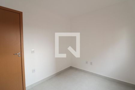 Quarto 2 de apartamento para alugar com 2 quartos, 55m² em Jardim Mariliza, Goiânia