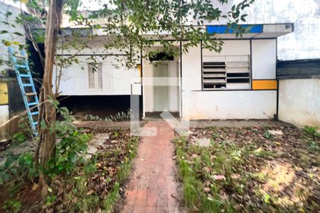 Casa à venda com 275m², 3 quartos e 2 vagasPátio