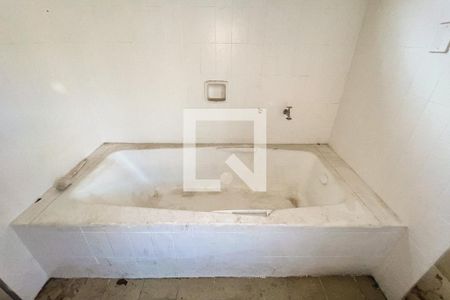 Casa à venda com 275m², 3 quartos e 2 vagasBanheiro