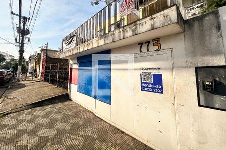 Casa à venda com 275m², 3 quartos e 2 vagasFachada