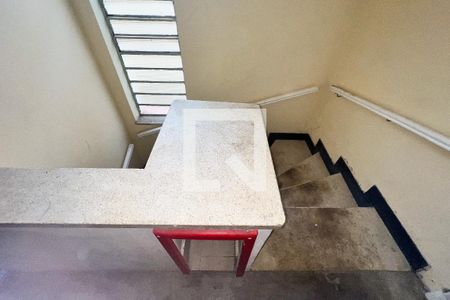 Casa à venda com 275m², 3 quartos e 2 vagasEscada