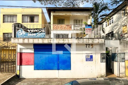 Casa à venda com 275m², 3 quartos e 2 vagasFachada