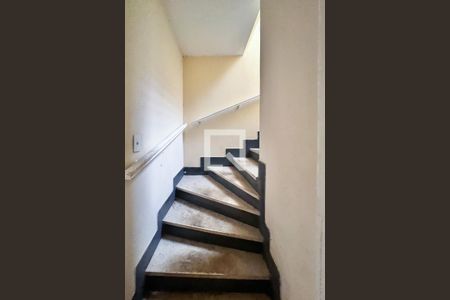 Casa à venda com 275m², 3 quartos e 2 vagasEscada