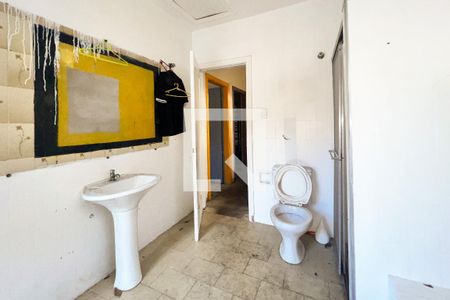 Casa à venda com 275m², 3 quartos e 2 vagasBanheiro