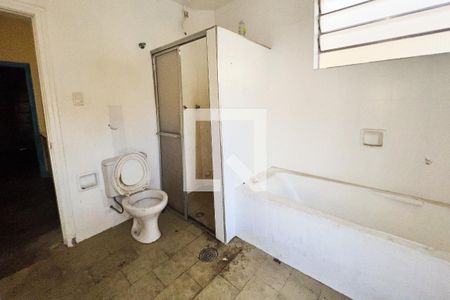 Casa à venda com 275m², 3 quartos e 2 vagasBanheiro