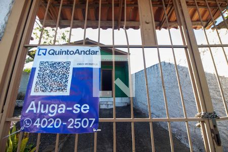 Casa para alugar com 220m², 3 quartos e 1 vaga Casa para alugar com 220m², 3 quartos e 1 vagaFachada