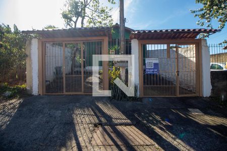 Casa para alugar com 220m², 3 quartos e 1 vaga Casa para alugar com 220m², 3 quartos e 1 vagaFachada