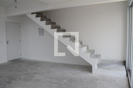 Apartamento à venda com 83m², 1 quarto e 1 vagaEscada