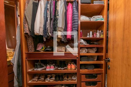 Apartamento à venda com 128m², 2 quartos e 2 vagasCloset da Suíte