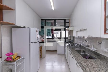 Apartamento à venda com 128m², 2 quartos e 2 vagasCozinha