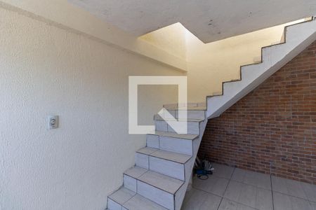 Casa para alugar com 82m², 3 quartos e 1 vagaEscada