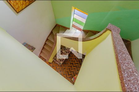 Escada de casa para alugar com 8 quartos, 400m² em Barbalho, Salvador