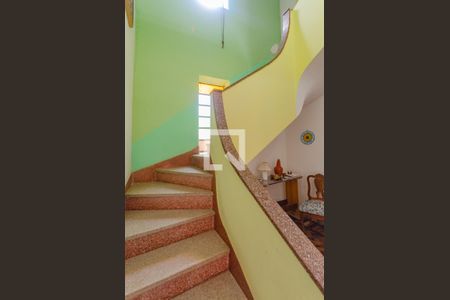 Sala 2- escada de casa para alugar com 8 quartos, 400m² em Barbalho, Salvador