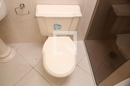 Banheiro social de apartamento para alugar com 1 quarto, 44m² em Caiçara, Praia Grande