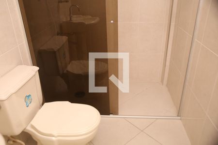 Banheiro social de apartamento para alugar com 1 quarto, 44m² em Caiçara, Praia Grande