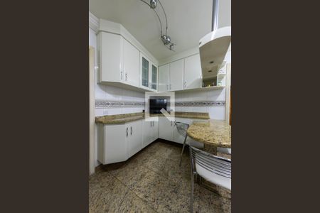 Apartamento à venda com 115m², 3 quartos e 3 vagas Apartamento à venda com 115m², 3 quartos e 3 vagasCozinha