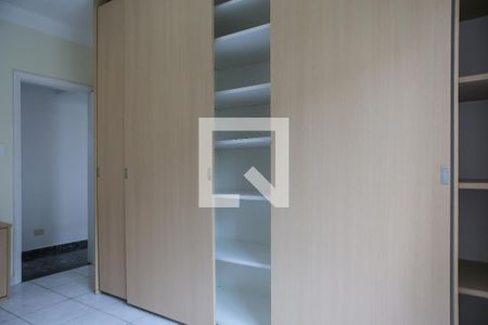 Quarto de apartamento para alugar com 2 quartos, 70m² em Pompéia, Santos