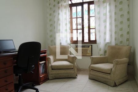 Casa à venda com 366m², 6 quartos e 2 vagasQuarto 5