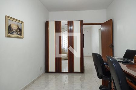 Casa à venda com 366m², 6 quartos e 2 vagasQuarto 5