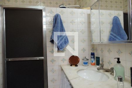 Casa à venda com 366m², 6 quartos e 2 vagasBanheiro da Suíte 1