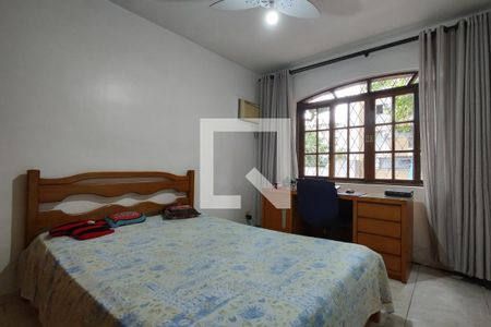 Casa à venda com 366m², 6 quartos e 2 vagasQuarto 3