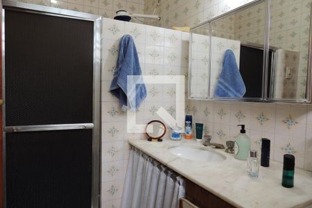 Casa à venda com 366m², 6 quartos e 2 vagasBanheiro da Suíte 1